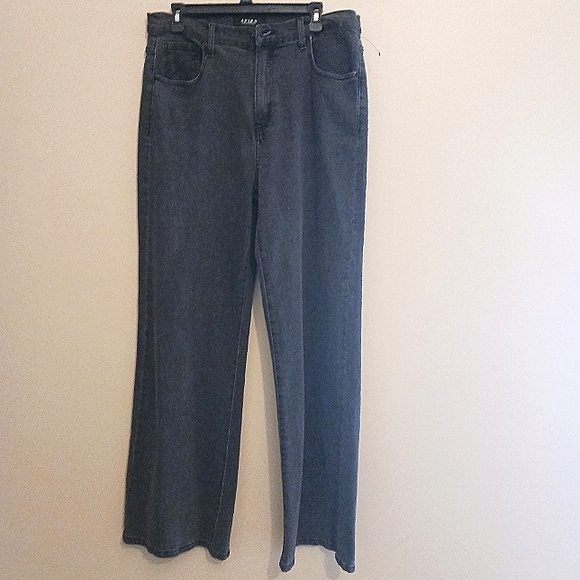 AKIRA Coal Black Jeans (NWOT) - Picture 2 of 8